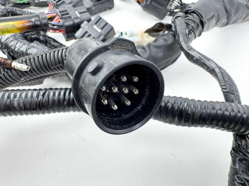 2005 Yamaha 250 HP 4 Stroke Outboard Engine Wire Harness 6P2-82590-00-00 OEM