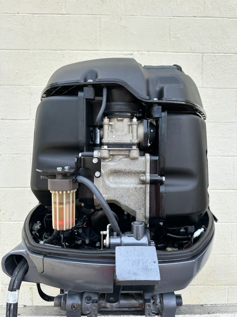 2006 Yamaha 250HP 4 Stroke Outboard Engine XXL 30” Shaft - 92 Hours