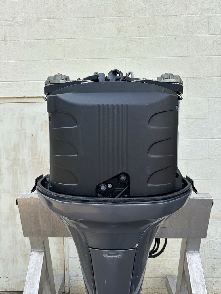 2006 Yamaha 250HP 4 Stroke Outboard Engine XXL 30” Shaft - 92 Hours