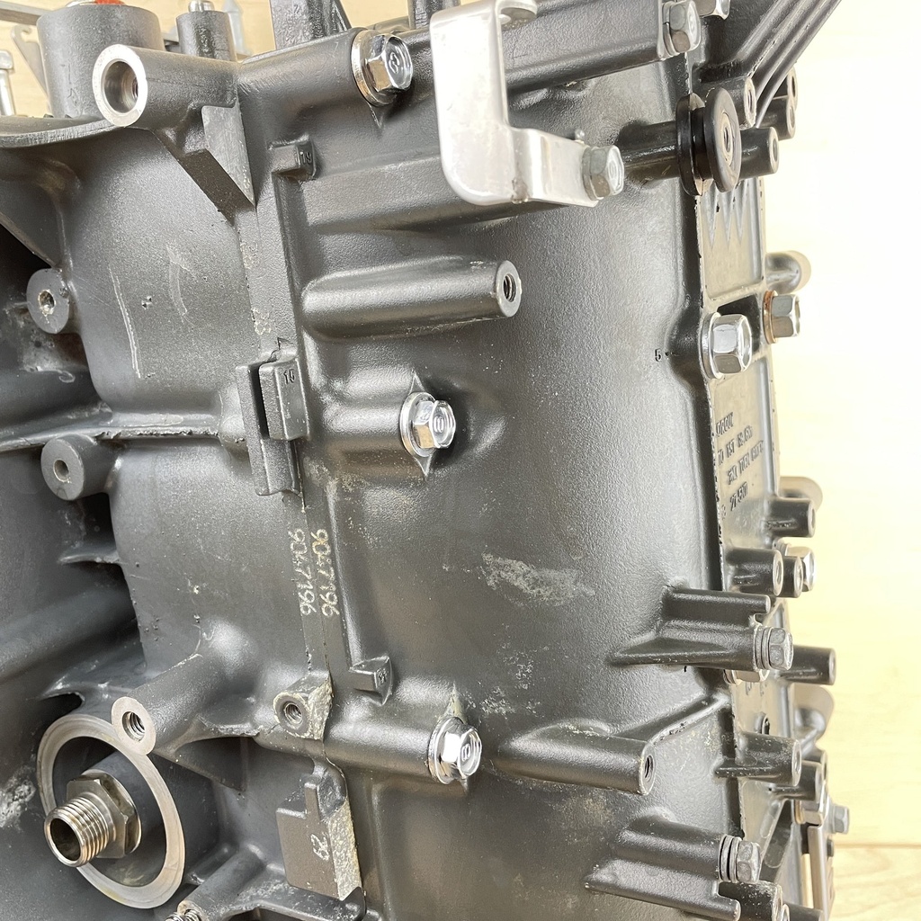 2010 Yamaha 90HP 4 Stroke Outboard Crankcase Assembly 6D8-15100-01-00