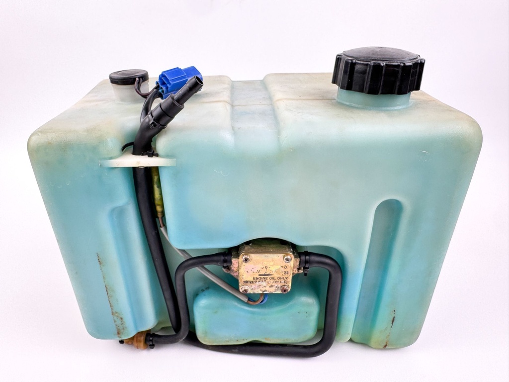 Yamaha Outboard Remote 2 Stroke Oil Tank Assembly With Pump 2.8 Gallons