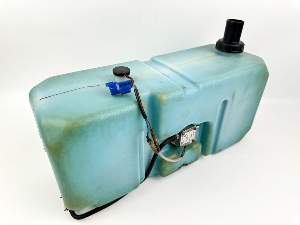 Yamaha Outboard 2 Stroke 5 Gallon Oil Tank Reservoir & Pump 18L 6E5-21733-30-00