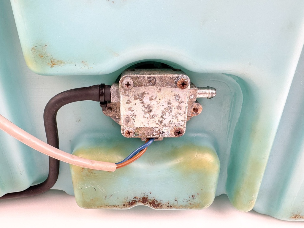 Yamaha Outboard 2 Stroke 5 Gallon Oil Tank Reservoir & Pump 18L 6E5-21733-30-00