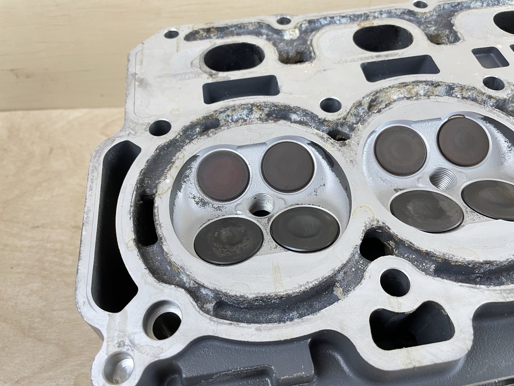 2010 Yamaha 90HP 4 Stroke Outboard Cylinder Head Assembly Complete 6D8-W009A-03-9S