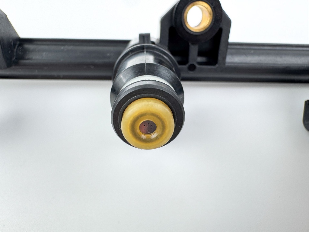 2013 Mercury 25 HP 4 Stroke Outboard Fuel Injector Set W/ Rail 898101T75 OEM