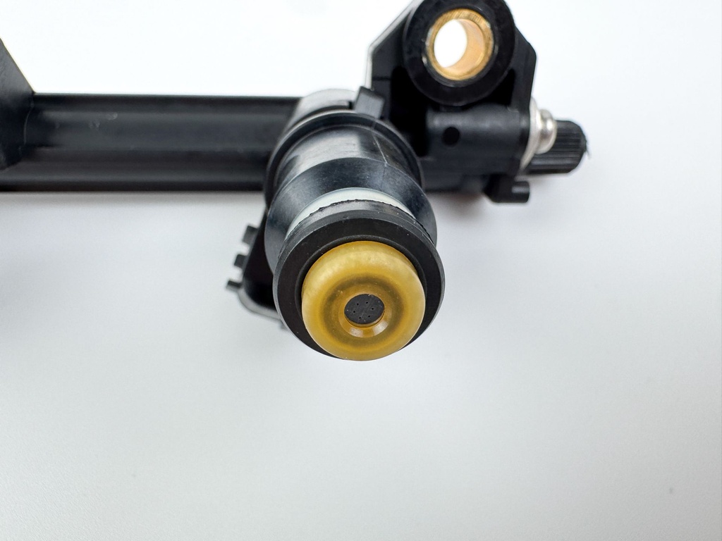 2013 Mercury 25 HP 4 Stroke Outboard Fuel Injector Set W/ Rail 898101T75 OEM