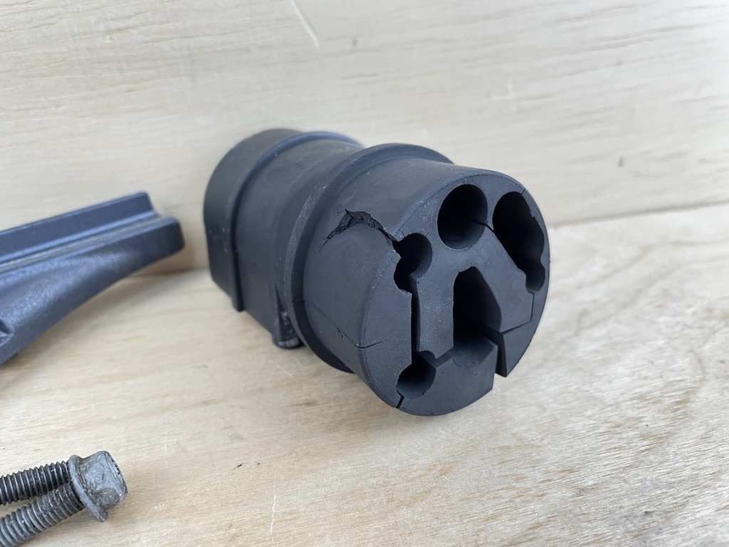 2010 Yamaha 90HP 4 Stroke Outboard Cable Cover Plate 67F-42738-00-8D