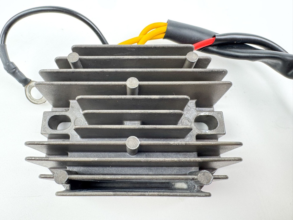 2013 Mercury 25 HP 4 Stroke Outboard Rectifier & Regulator 898103T14 OEM