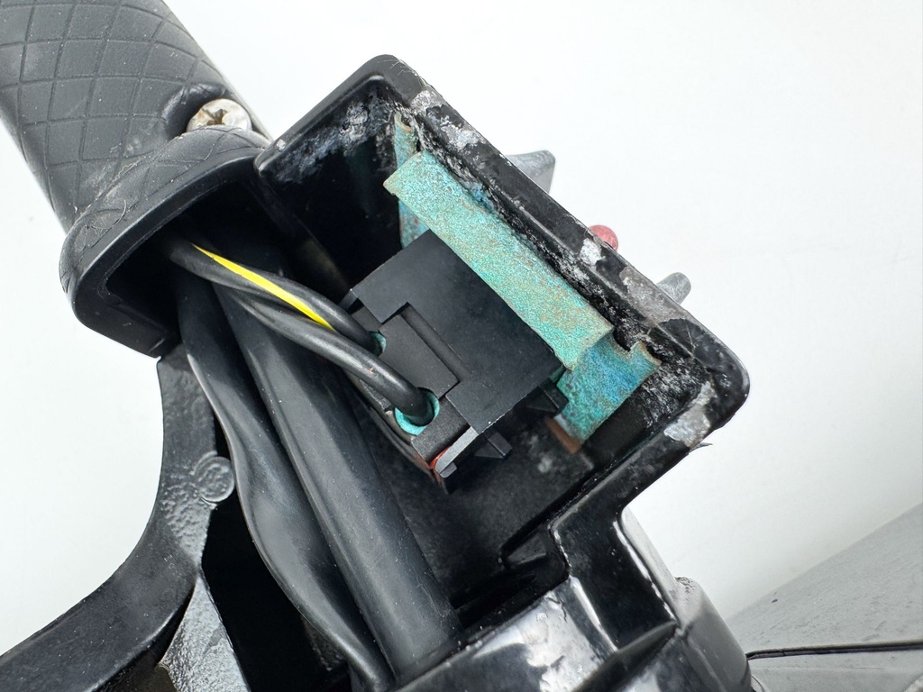 2013 Mercury 25 HP 4 Stroke Outboard Tiller Steering Handle 898103T24 OEM