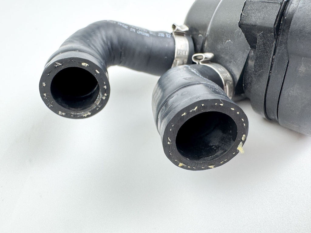 2008 Evinrude 115HP 2 Stroke Etec Outboard Pressure Relief Valve 5006147 OEM