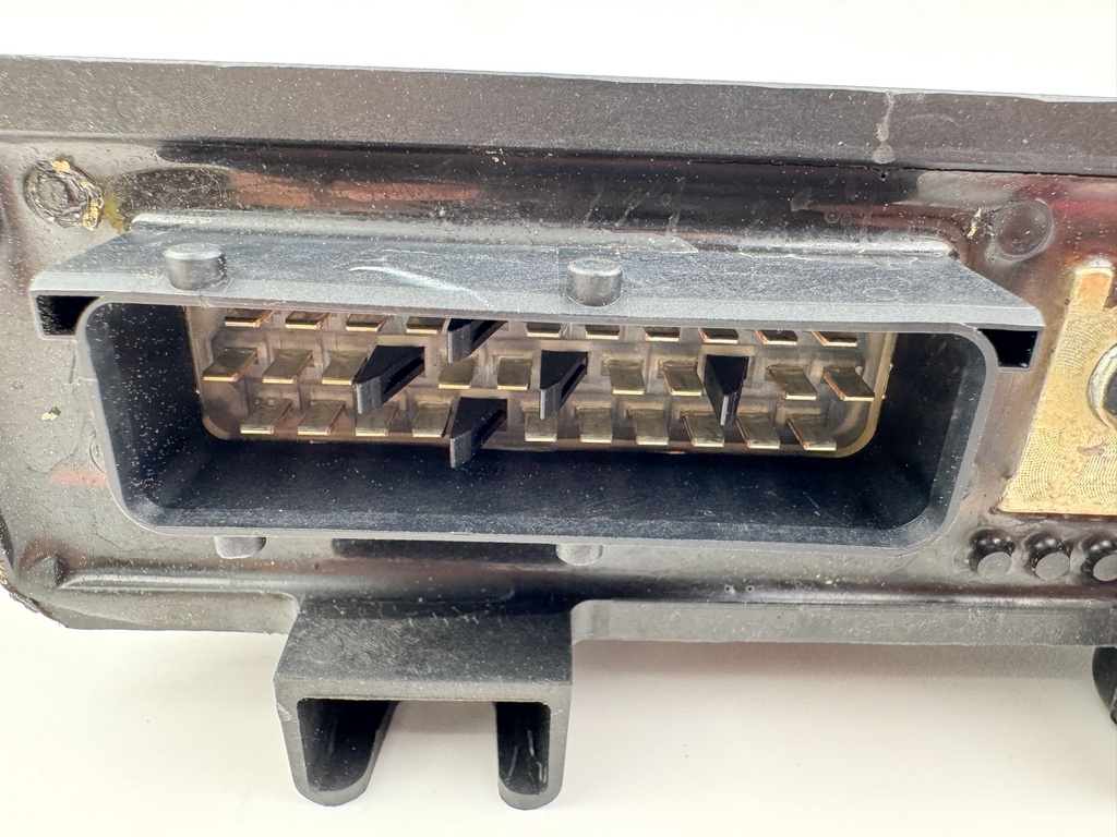 2008 Evinrude 115HP 2 Stroke Etec Outboard Engine Control Unit ECU 0586982 EMM