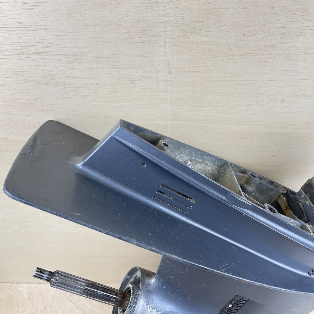 2010 Yamaha 90HP 4 Stroke 20" Lower Unit Gear Case RH 6D9-45300-15-8D