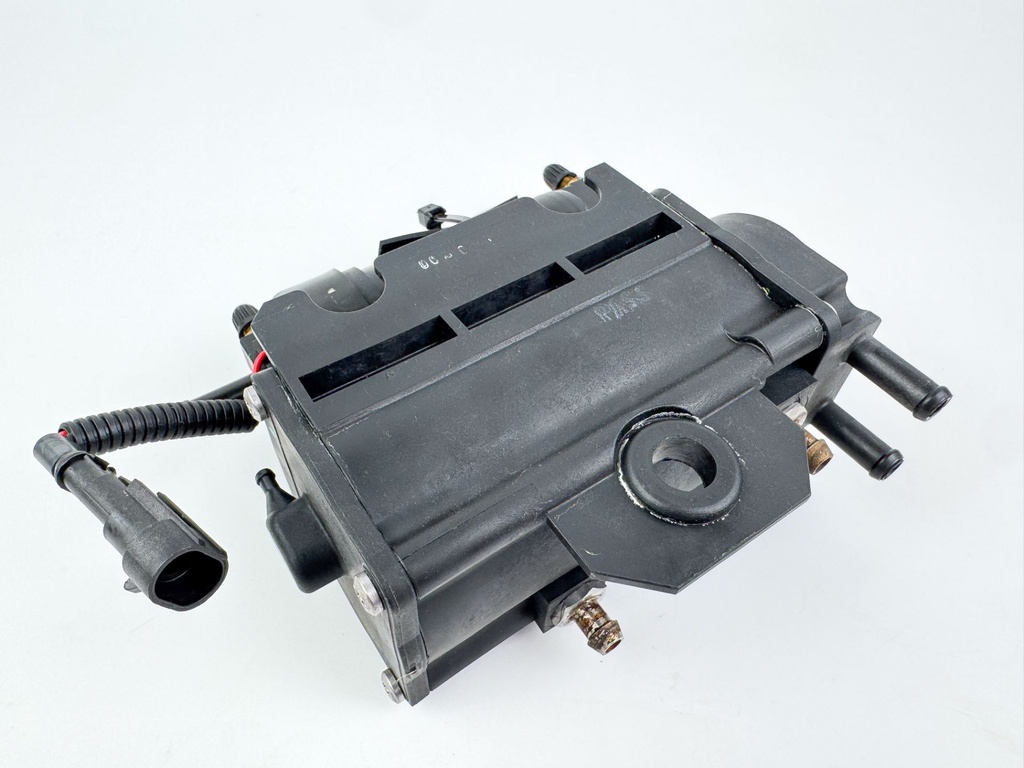 2008 Evinrude 115HP 2 Stroke Etec Outboard Vapor Separator Tank VST 5006084 OEM