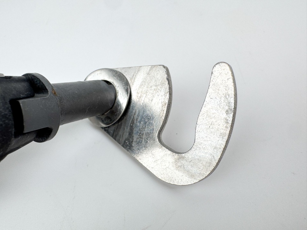 2008 Evinrude 115HP 2 Stroke Etec Outboard Rear Back Latch Handle 5005709 OEM