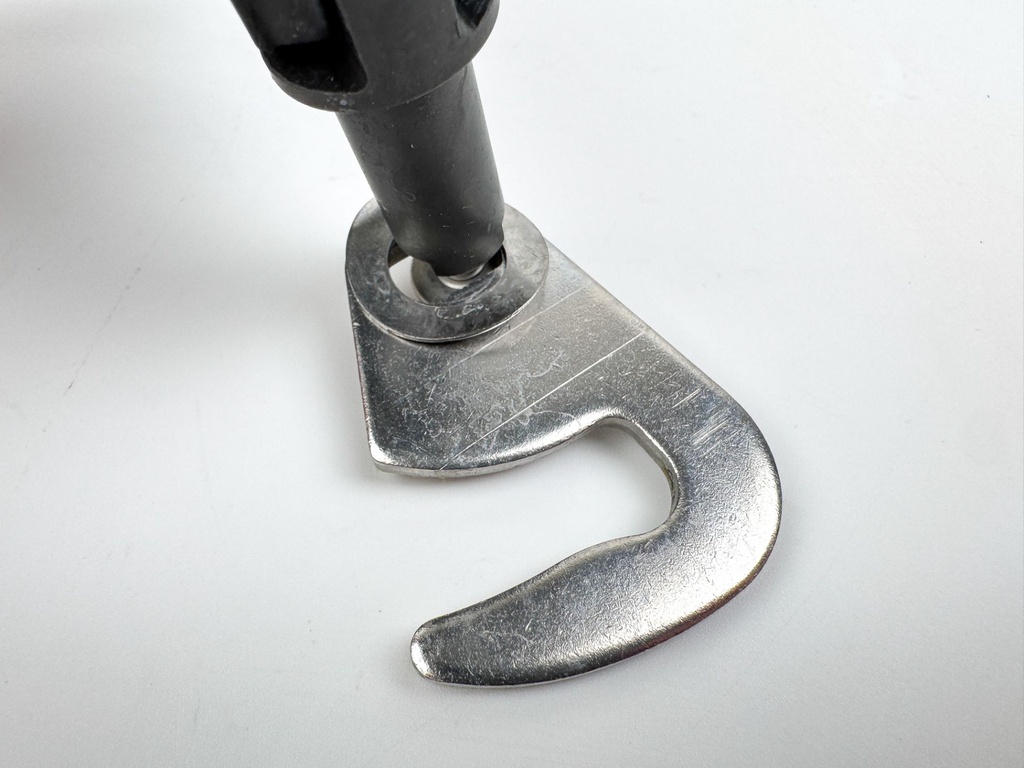 2008 Evinrude 115HP 2 Stroke Etec Outboard Port Latch Handle 5005707 OEM