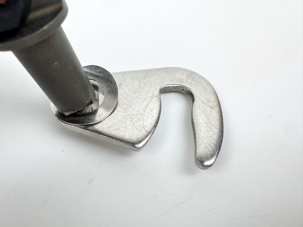 2008 Evinrude 115HP 2 Stroke Etec Outboard Starboard Latch Handle 5005708 OEM