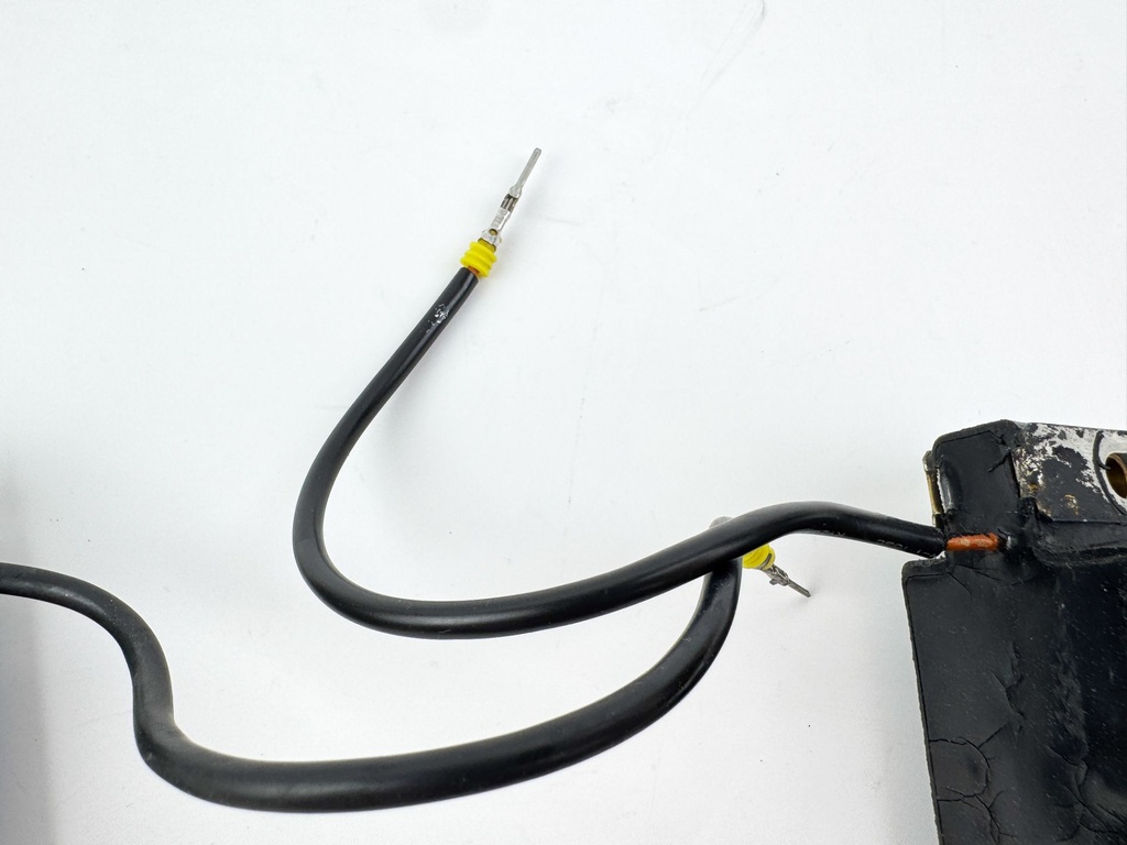 2008 Evinrude 115 HP 2 Stroke Outboard Ignition Coil Set 0586854 OEM