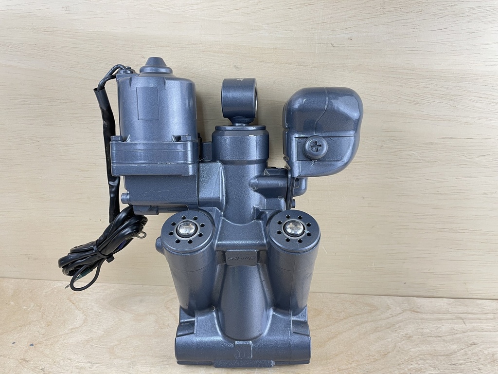 2009 Yamaha 150HP 4 Stroke Power Trim & Tilt Unit Assembly 63P-43800-03-00 Like New