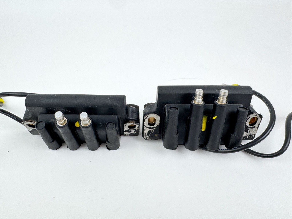 2008 Evinrude 115 HP 2 Stroke Outboard Ignition Coil Set 0586854 OEM