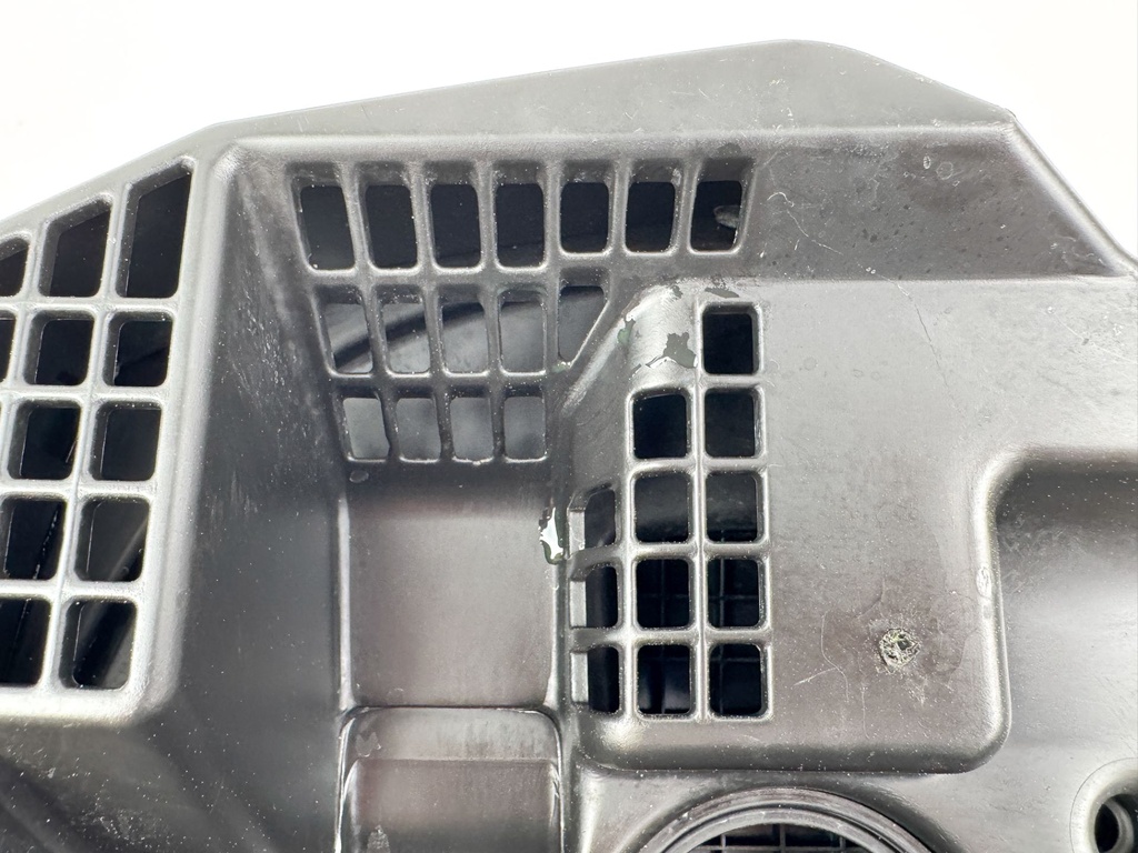 2008 Evinrude 115HP 2 Stroke Etec Outboard Intake Air Silencer Assembly 5005832 OEM