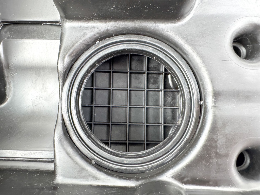 2008 Evinrude 115HP 2 Stroke Etec Outboard Intake Air Silencer Assembly 5005832 OEM