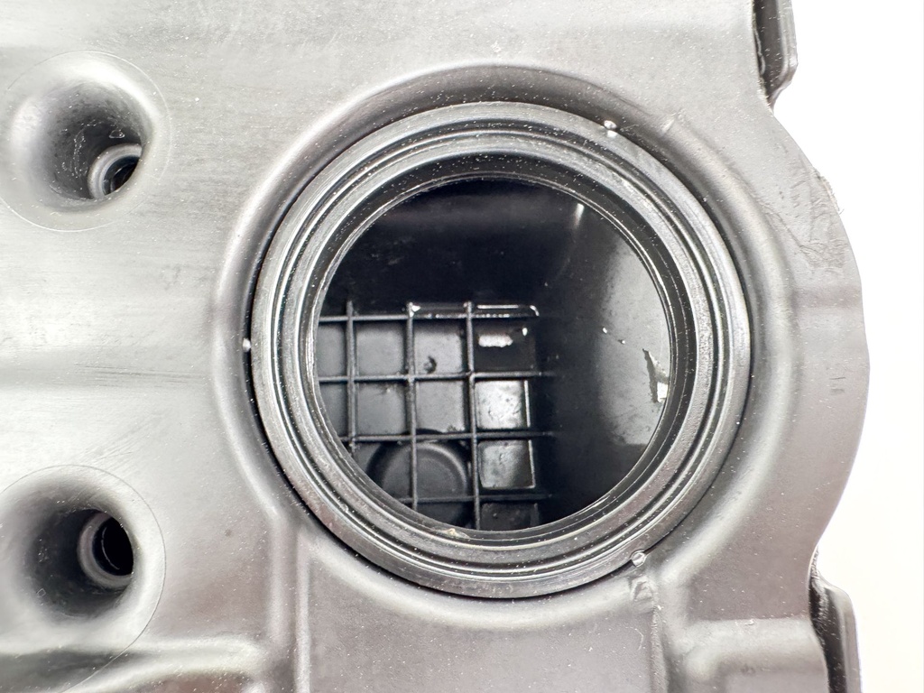 2008 Evinrude 115HP 2 Stroke Etec Outboard Intake Air Silencer Assembly 5005832 OEM