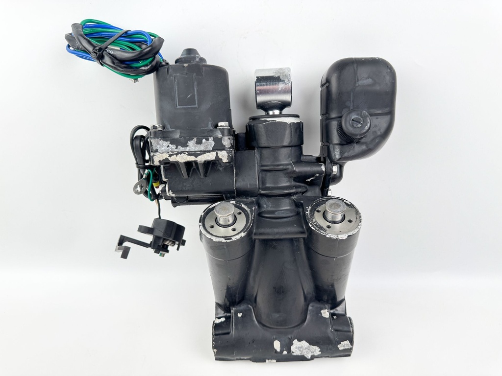 2008 Evinrude 115HP 2 Stroke Etec Outboard Power Trim Tilt Unit 5005114 OEM