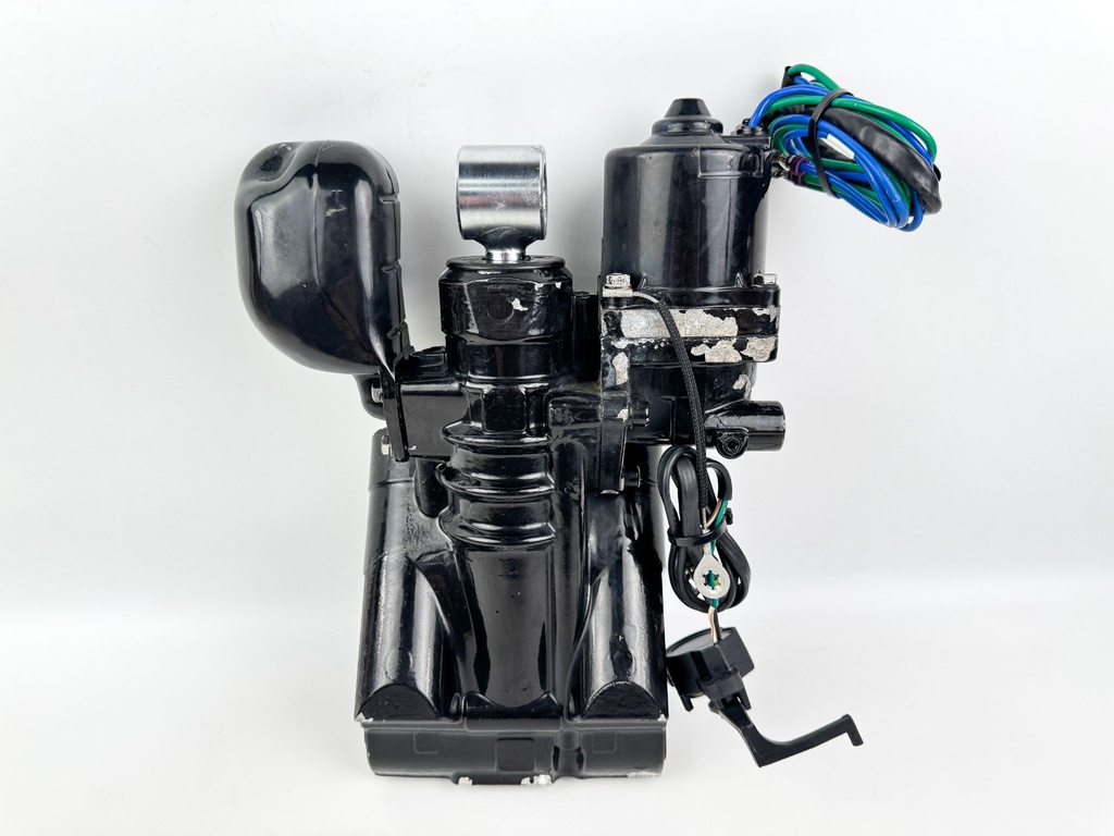 2008 Evinrude 115HP 2 Stroke Etec Outboard Power Trim Tilt Unit 5005114 OEM