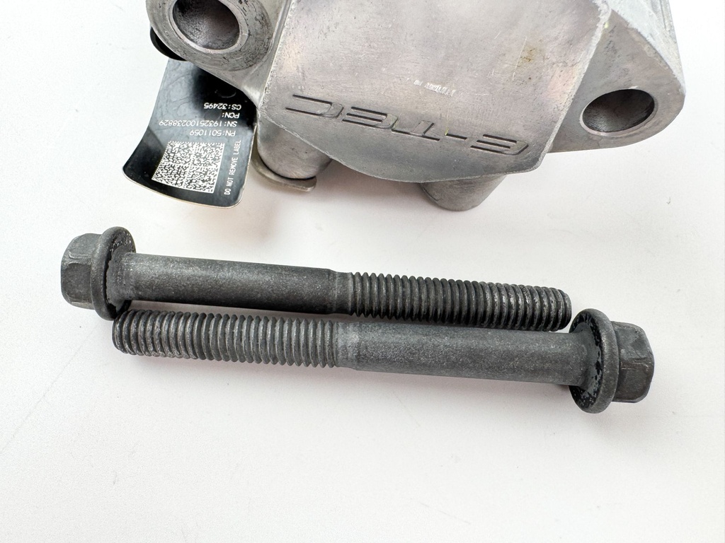 2008 Evinrude 115HP 2 Stroke Etec Outboard Starboard Side Fuel Injector 5007586 OEM