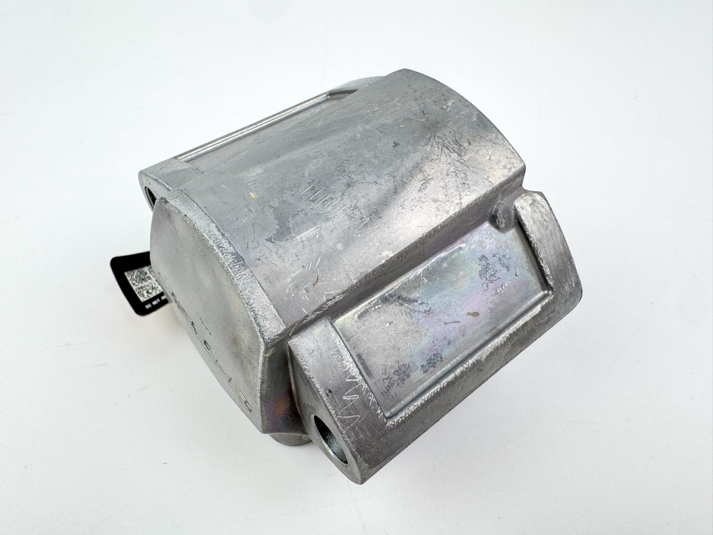 2008 Evinrude 115HP 2 Stroke Etec Outboard Starboard Side Fuel Injector 5007586 OEM