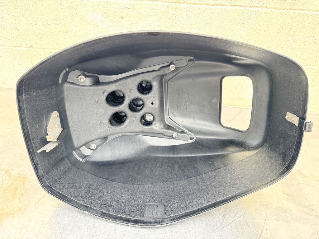 2013 Mercury 25 HP 4 Stroke Outboard Top Cowling 896109T02 OEM