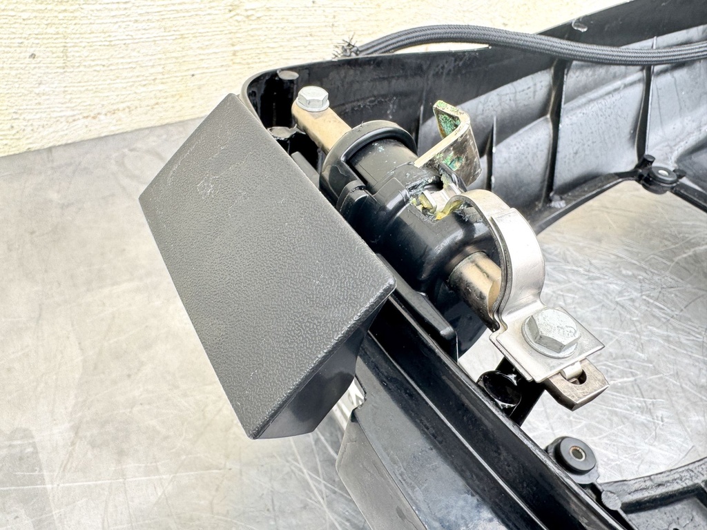 2013 Mercury 25 HP 4 Stroke Outboard Bottom Cowling Pan 896113T OEM