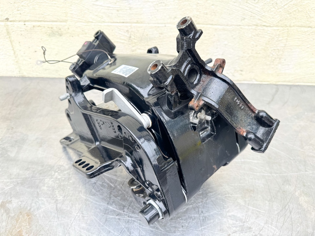 2013 Mercury 25 HP 4 Stroke Outboard Swivel Bracket 813029T24 Power Trim