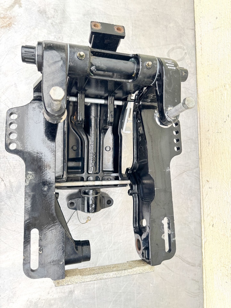 2013 Mercury 25 HP 4 Stroke Outboard Swivel Bracket 813029T24 Power Trim