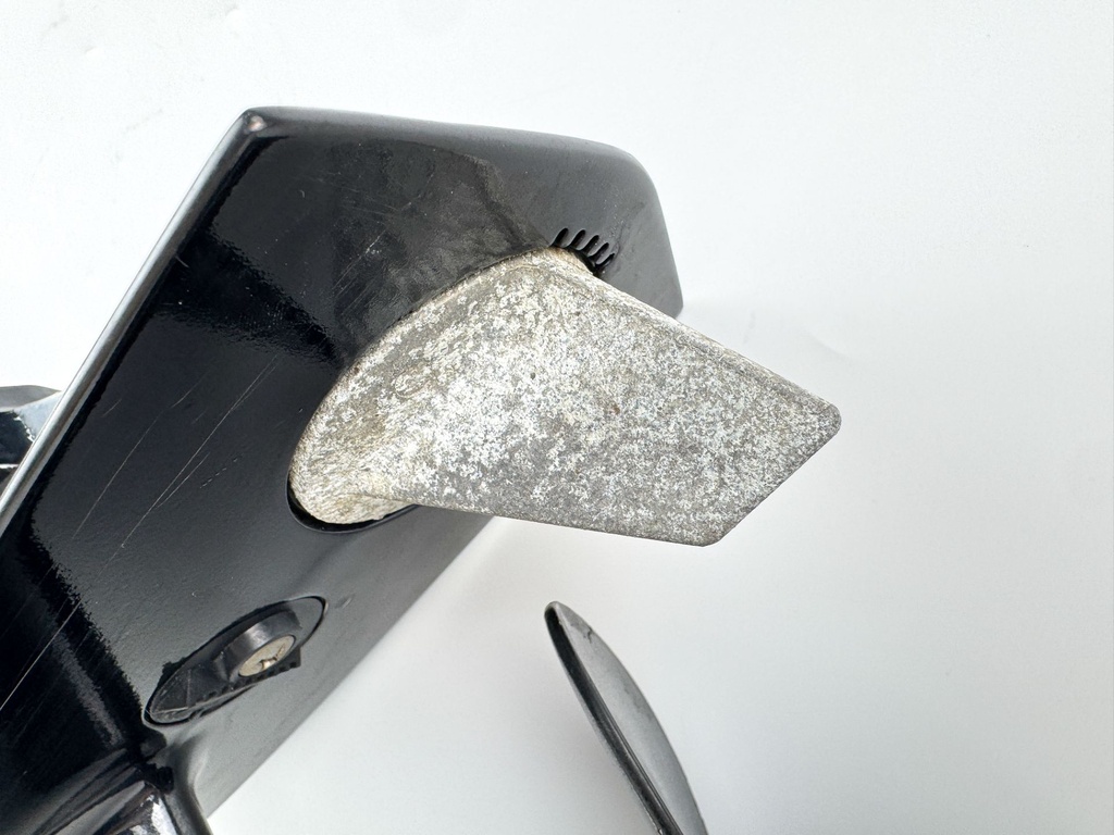 2007 Mercury 25 HP 4 Stroke Outboard 20" Long Lower Unit Gear Case 825132T23