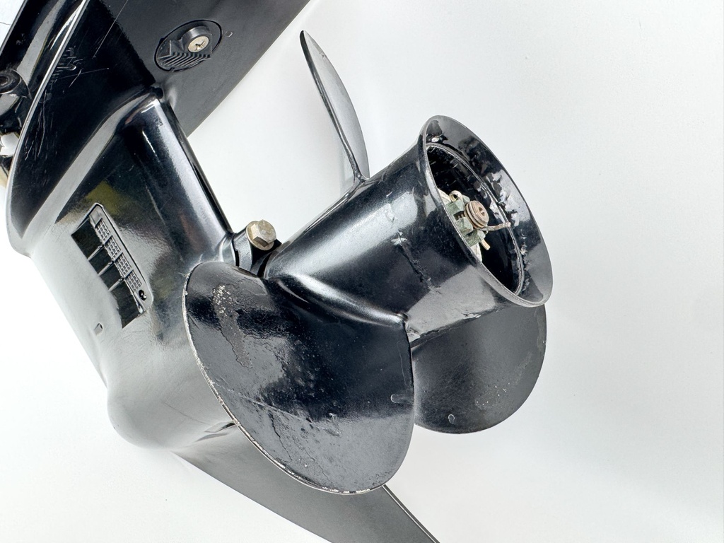 2007 Mercury 25 HP 4 Stroke Outboard 20" Long Lower Unit Gear Case 825132T23