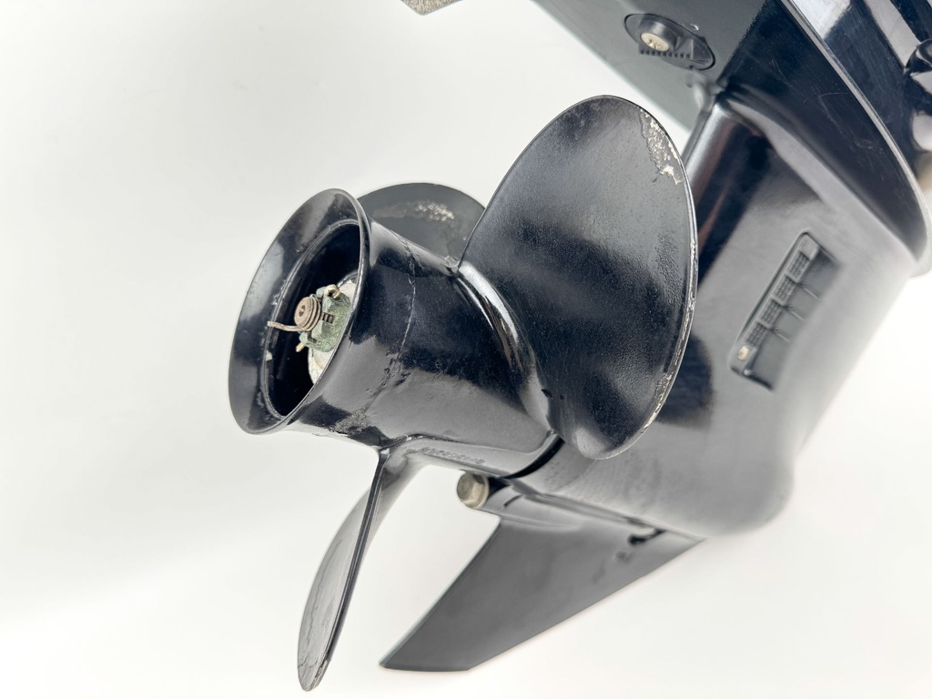 2007 Mercury 25 HP 4 Stroke Outboard 20" Long Lower Unit Gear Case 825132T23