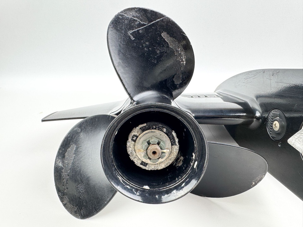 2007 Mercury 25 HP 4 Stroke Outboard 20" Long Lower Unit Gear Case 825132T23