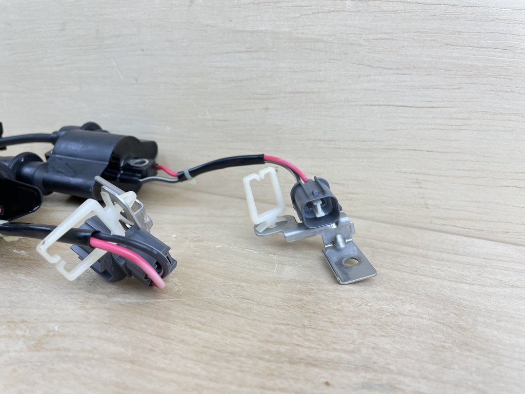 2009 Yamaha 150HP Outboard Engine Ignition Coil Assembly Pair 63P-82310-01-00