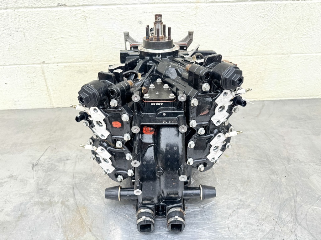 2008 Evinrude 115HP 2 Stroke Etec Outboard Powerhead 5007435 OEM