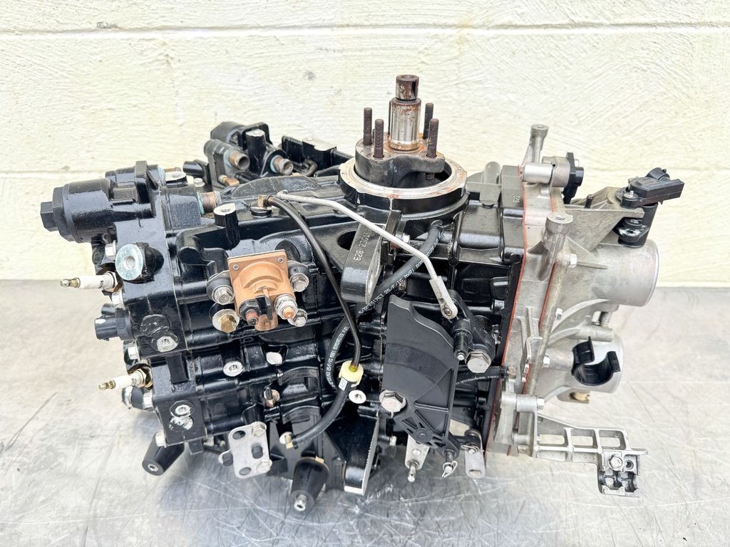 2008 Evinrude 115HP 2 Stroke Etec Outboard Powerhead 5007435 OEM