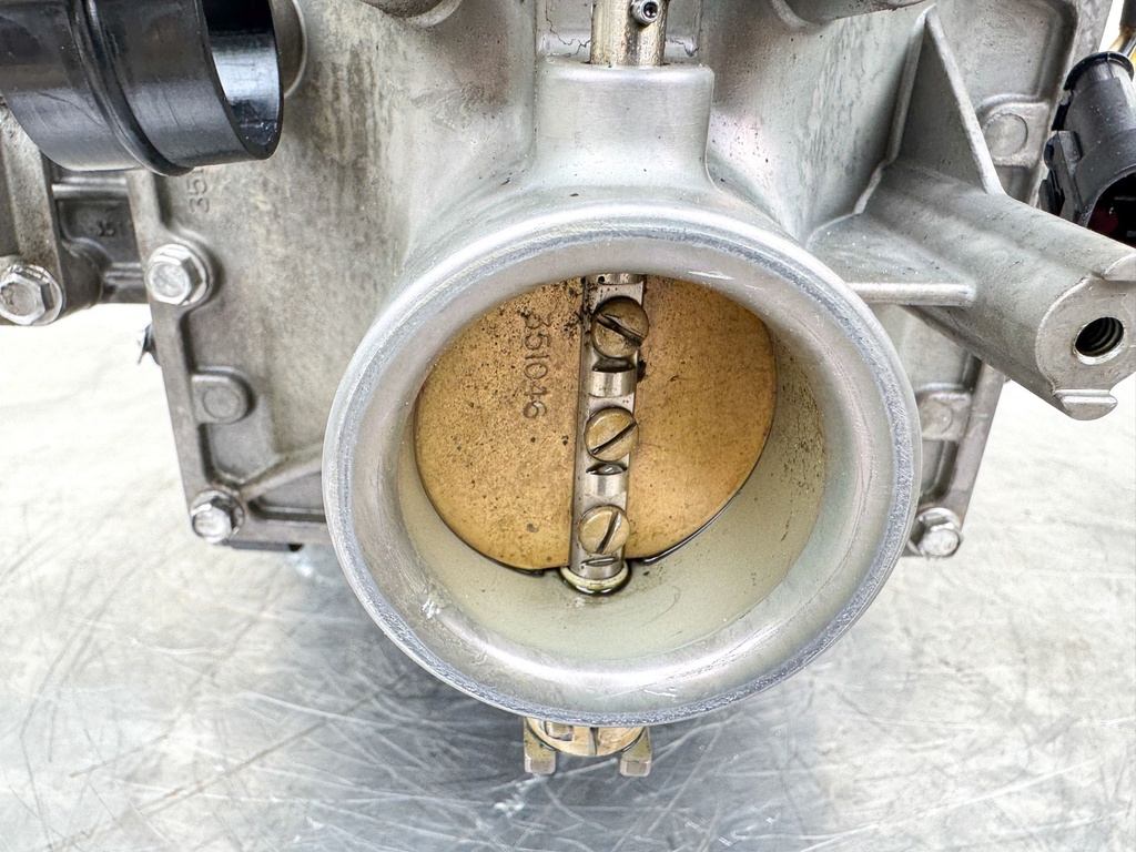 2008 Evinrude 115HP 2 Stroke Etec Outboard Powerhead 5007435 OEM