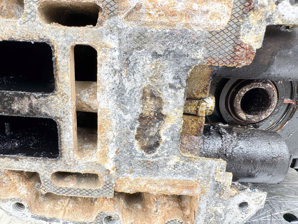 2008 Evinrude 115HP 2 Stroke Etec Outboard Powerhead 5007435 OEM