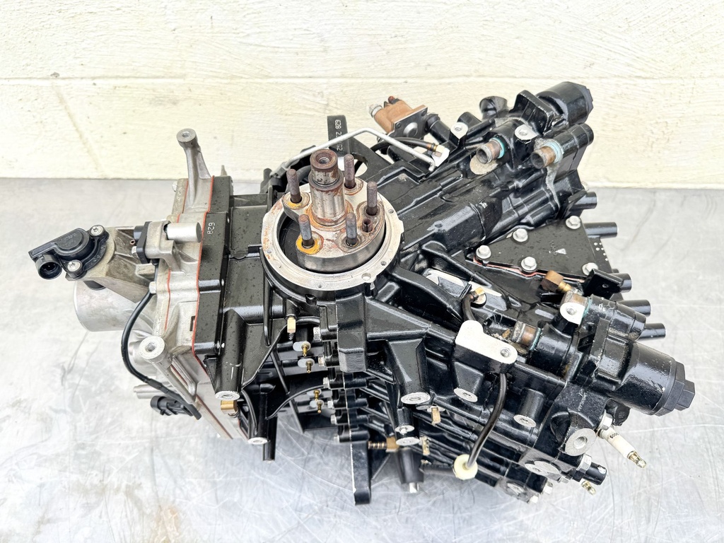 2008 Evinrude 115HP 2 Stroke Etec Outboard Powerhead 5007435 OEM