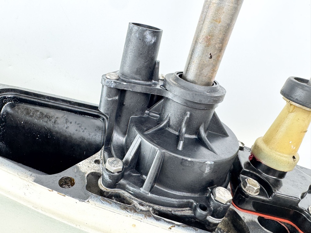 2008 Evinrude 115HP 2 Stroke Etec Outboard XL 25" Lower Unit Gear Case 5007023 OEM