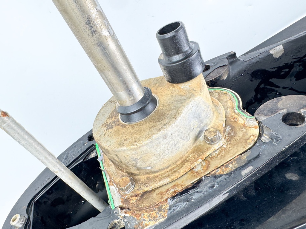 Mercury 250 - 300 HP V8 30" XXL Lower Unit Gear Case 8M0142312