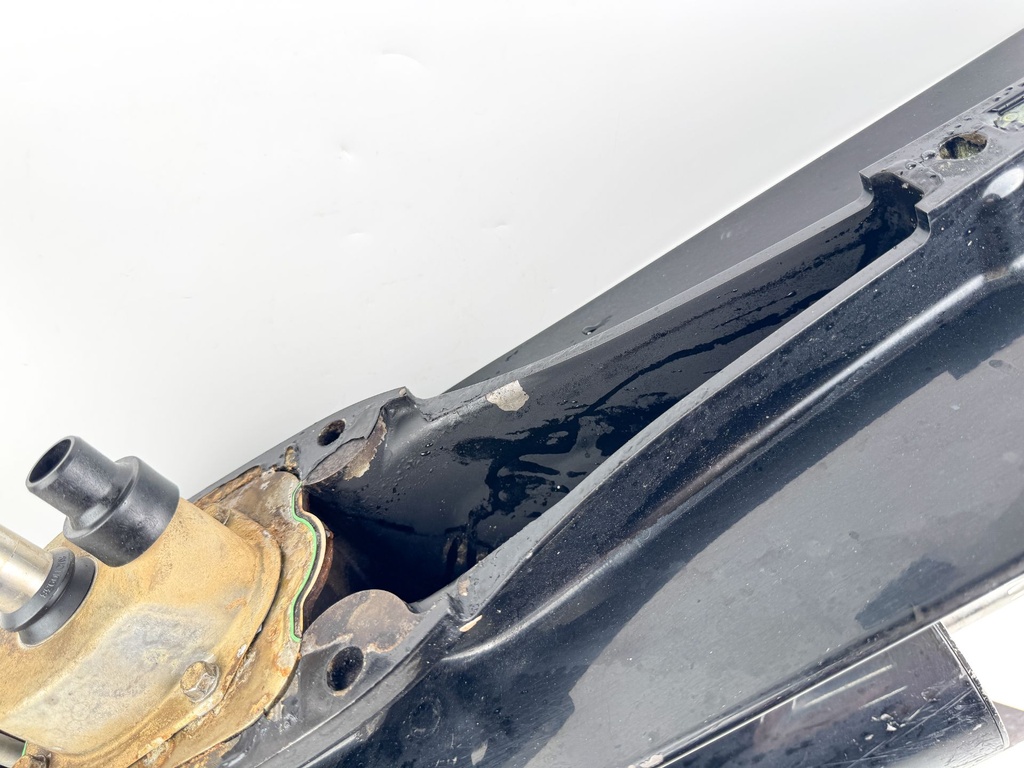 Mercury 250 - 300 HP V8 30" XXL Lower Unit Gear Case 8M0142312