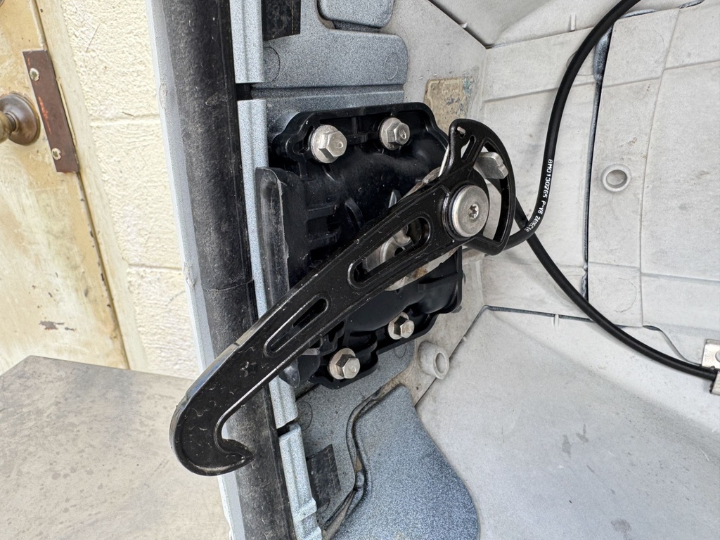 2020 Mercury 225HP V6 4 Stroke Outboard Top Cowling 8M0142180 OEM