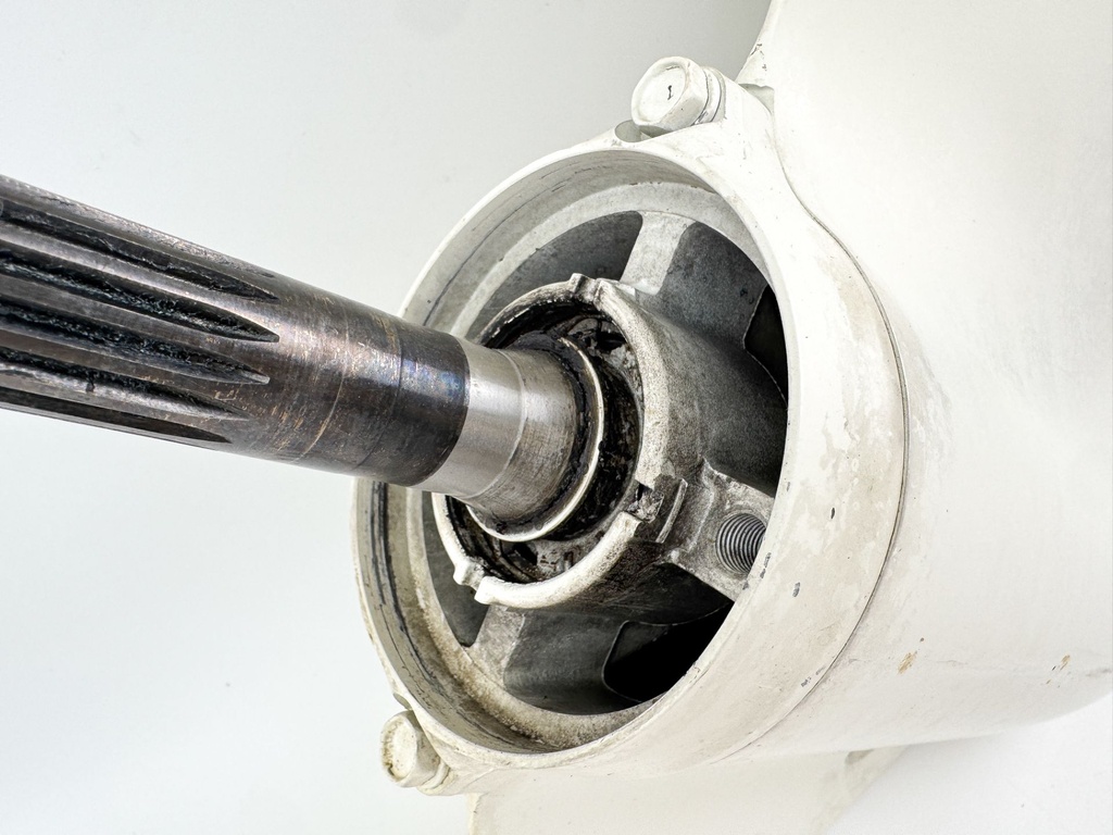 2002-2011 Suzuki DF140 140HP 4 Stroke Outboard 20" Lower Unit Gear Case