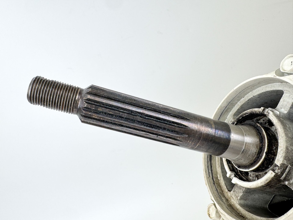 2002-2011 Suzuki DF140 140HP 4 Stroke Outboard 20" Lower Unit Gear Case